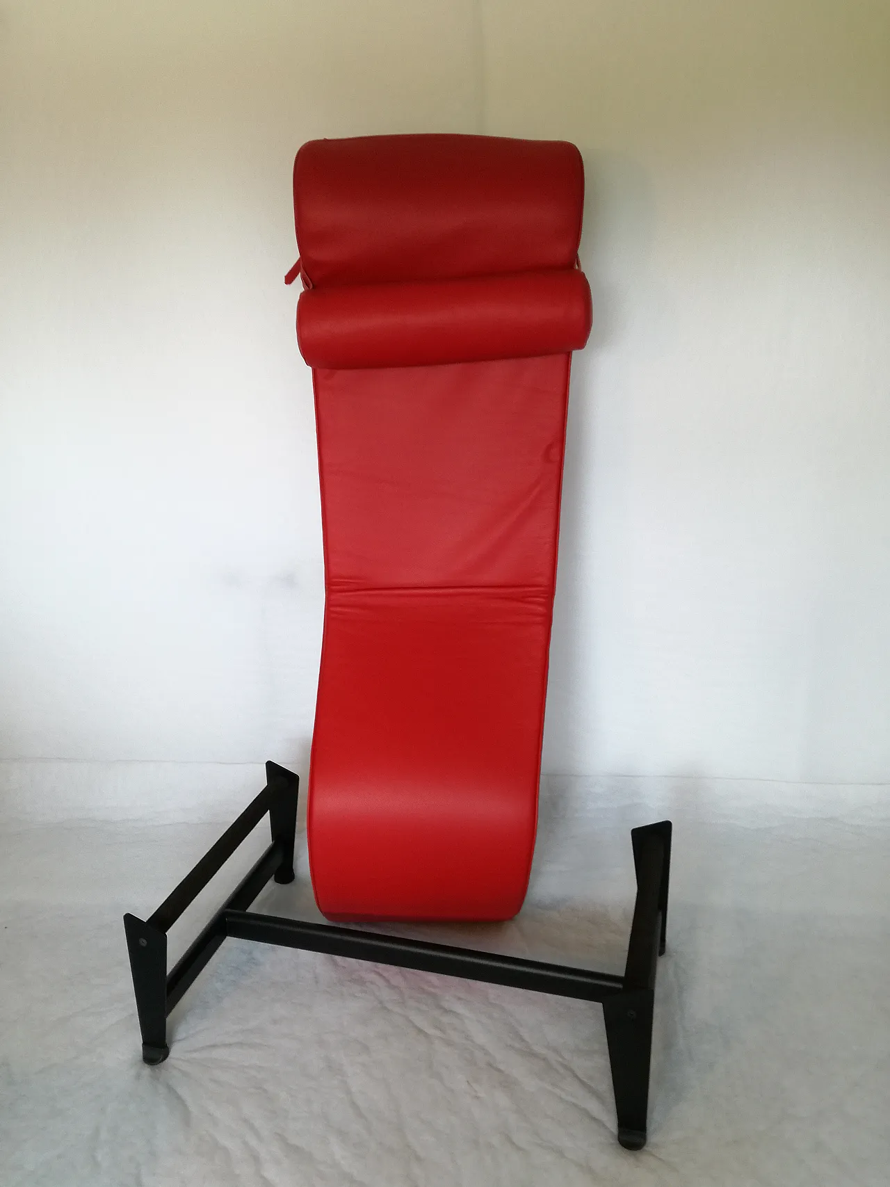 Bauhaus style chaise longue, 2000s 10